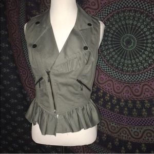 Green Army vest. (Resale)